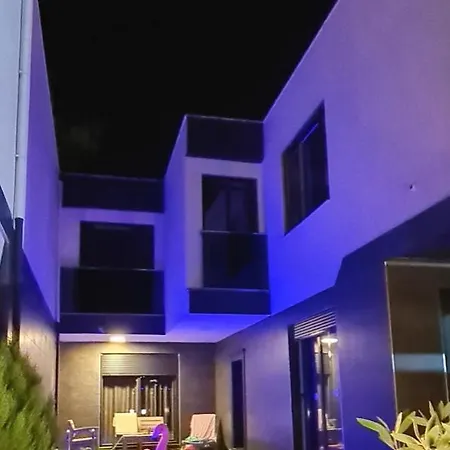 Villa Ozel Havuzlu 4 Yatak Odali Rezervasyon Yapmadan Once Lutfen Iletisime Gecin Kusadası